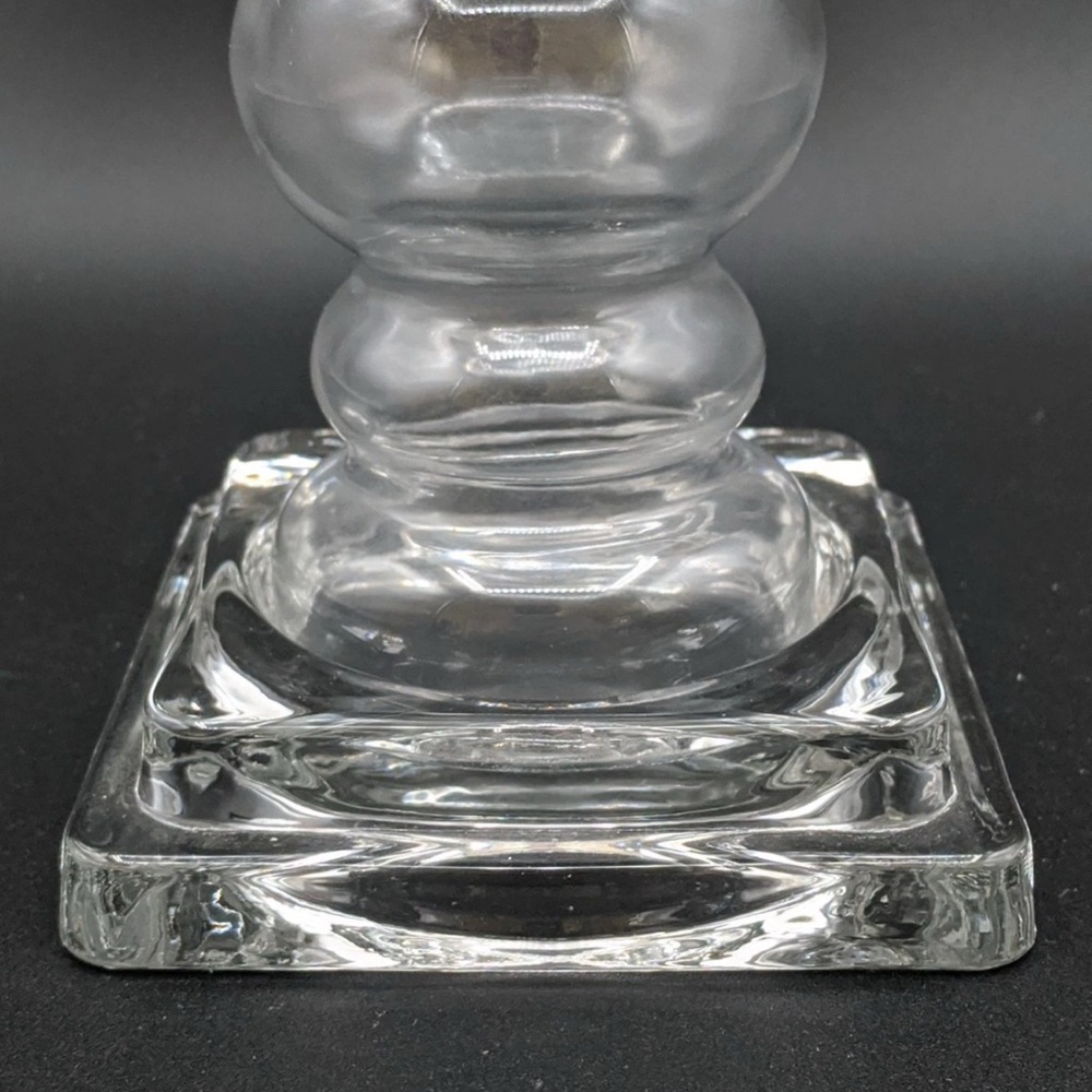 Elegant Clear Glass Candle Holder - Picture 5 of 11